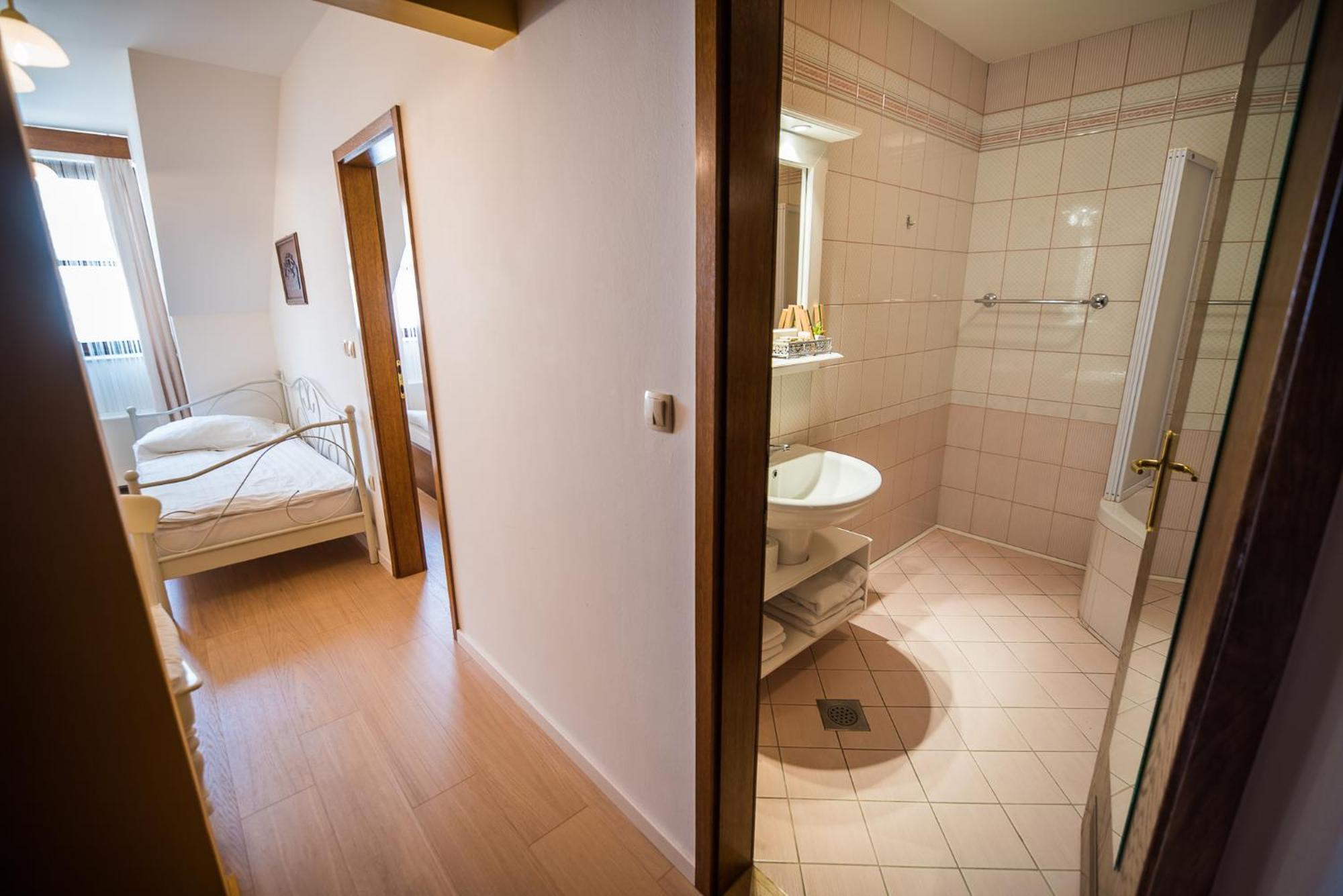 Hotel Splavar Brežice Zimmer foto